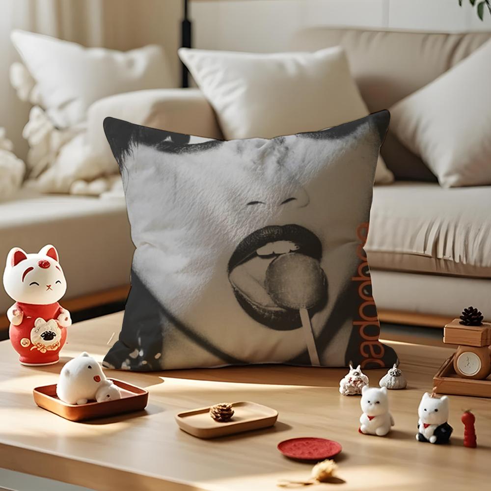 Pretty Singer BBeabadoobee Cushion Cover Antidustmite Pillowcase Invisible Zipper Silky Short Plush Sofa Cushion Cover