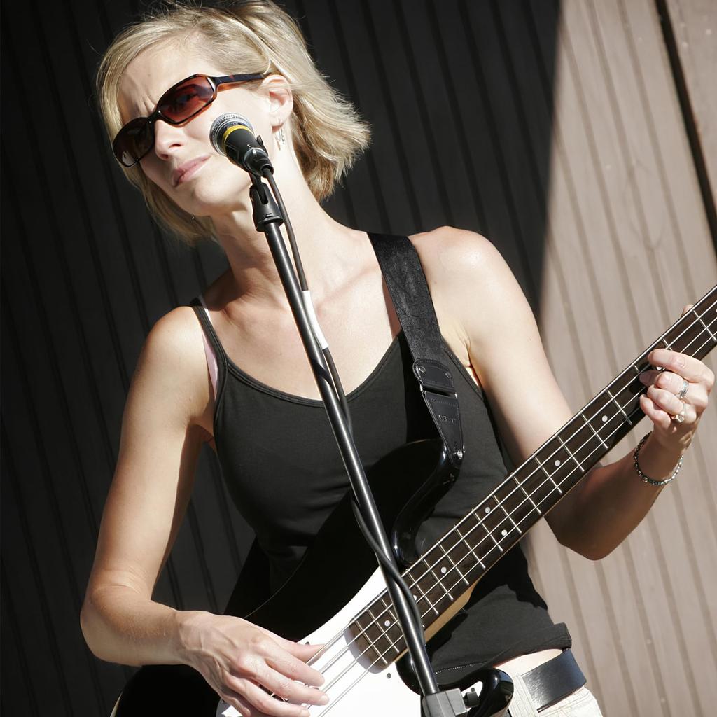 Guitar Strap Anaglyph Embossed Floral Guitar Strap for Electric Bass Acoustic Guitar Wide Bass Strap Pick Lock Cable Fixation Black Padded Guitar