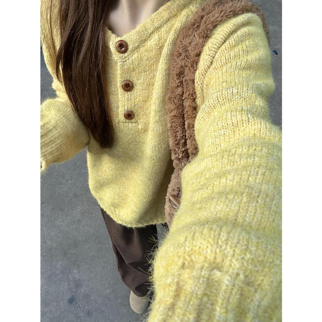Yellow age-reducing button Henry neck knitted sweater women's autumn and winter plush soft waxy loose backing top
