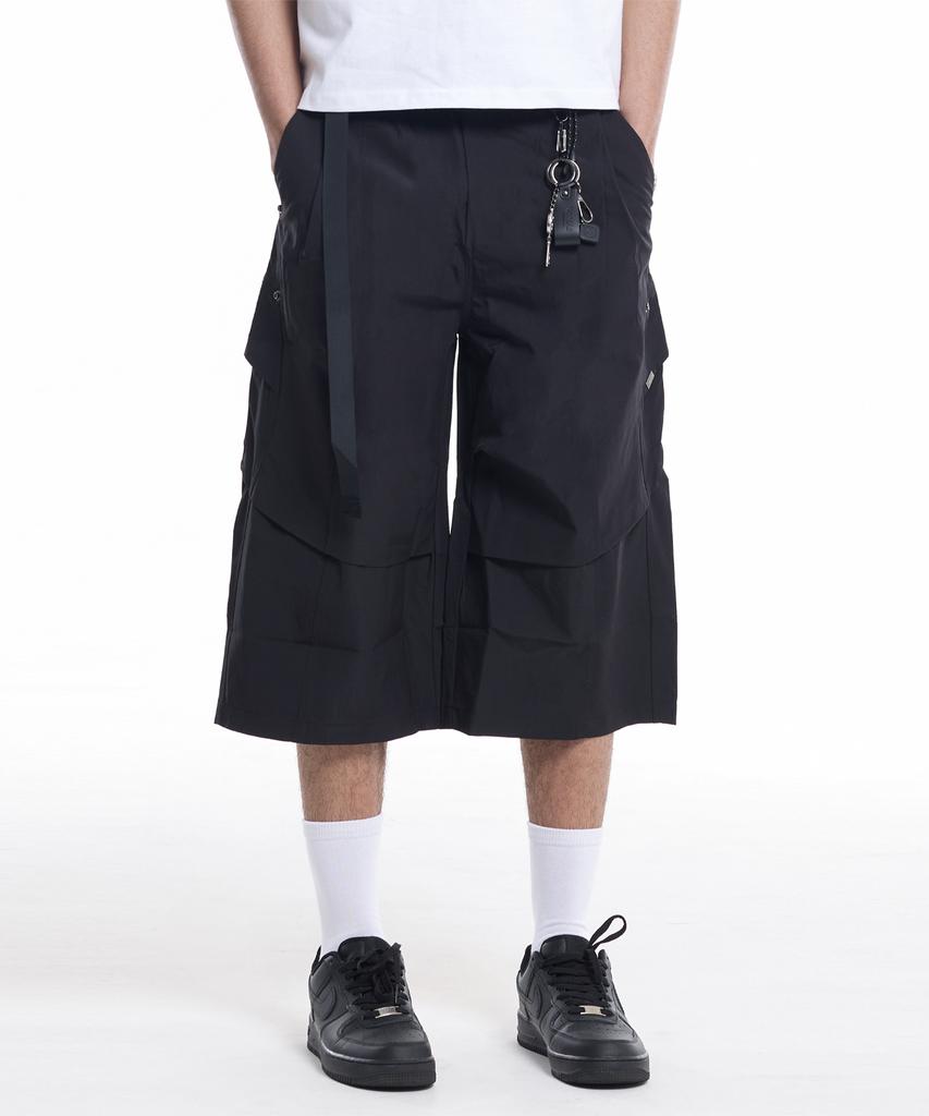 CREAM SODA LAB Belted Parachute Capri Pants Black