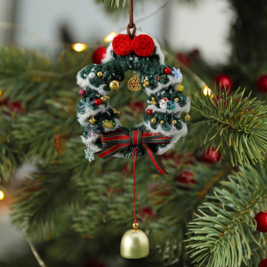 Christmas Crochet Wreath Hanging Decoration Xmas Tree Car Rearview Mirror Hanging Handmade Wreath Bell Ornament Holliday Party Pendant