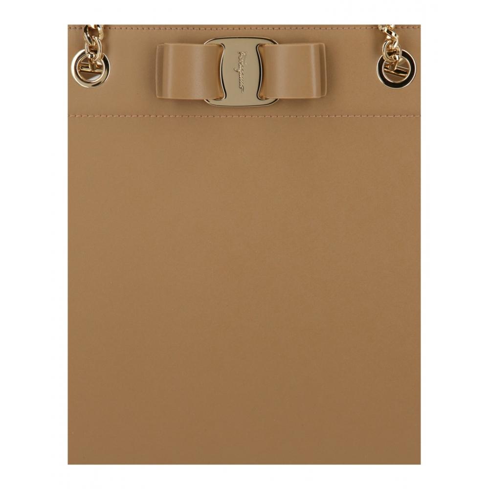 Salvatore Ferragamo Сумка через плечо из гладкой кожи Vara Bow, цвет Camel