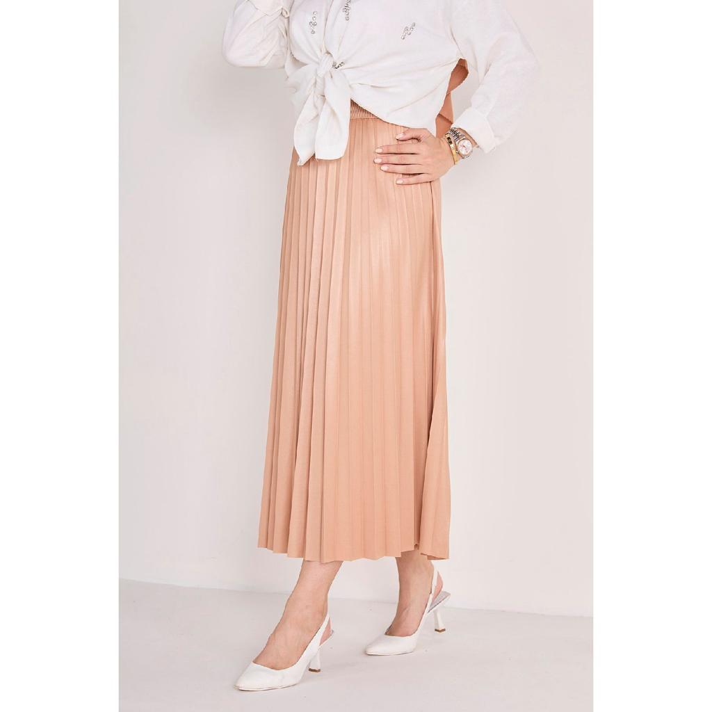 Однотонная женская черная плиссированная юбка среднего размера — 23036