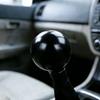 Алюминиевая ручка переключения передач Особенность: Шарообразная ручка Универсальный адаптер Множество цветовых решений для удобства использования и плавного переключения