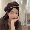 Оптовая продажа Милая крутая цепочка металлический берет женская летняя тонкая дышащая шляпа с плоским верхом в стиле ретро художника