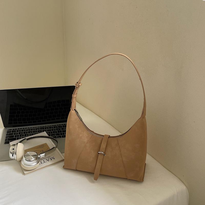 Vintage casual large capacity suede underarm bag autumn new matte commuter fashion shoulder bag crescent bag