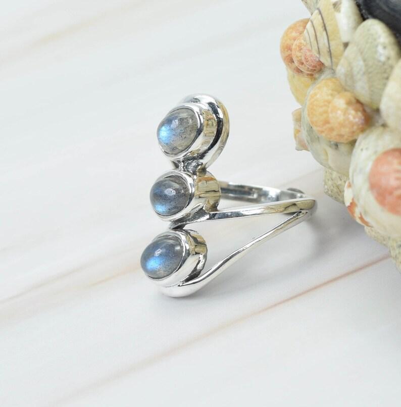 Кольцо с драгоценным камнем лабрадорит, дизайнерское кольцо ручной работы, кольцо с тремя камнями, обручальное кольцо, модные украшения