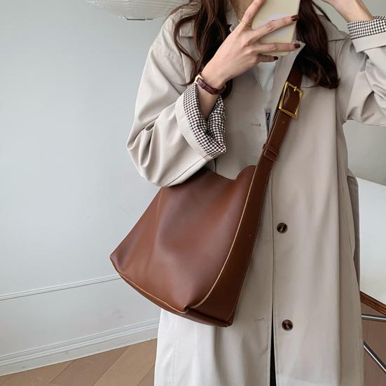 Yousheng Women Shoulder Bag Large Capacity Faux Leather Adjustable Straps Solid Color Great Load Bearing Magnet Zipper Closure Portable Lady Tote Bag