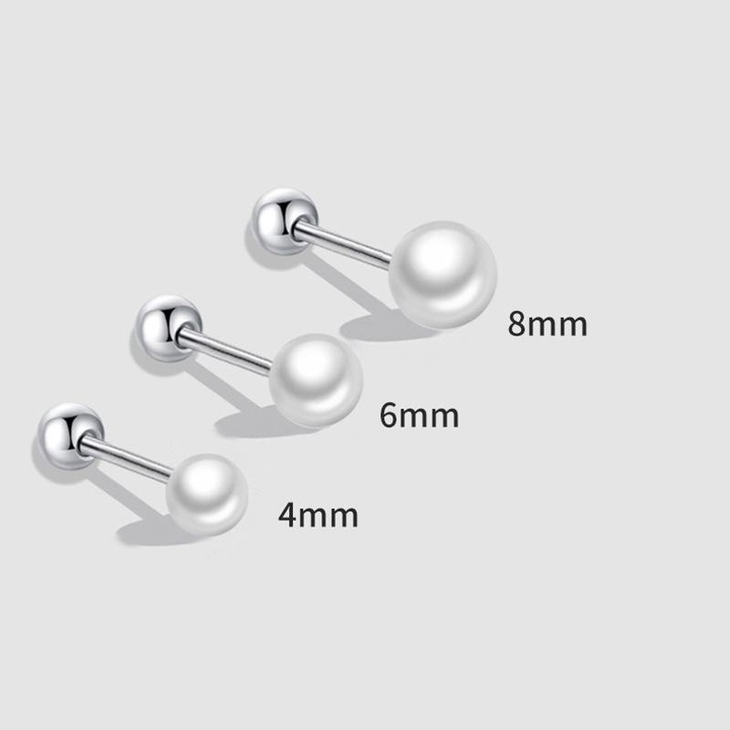 Миниатюрные невидимые серьги-гвоздики можно носить на работе, при скромном темпераменте и простые серьги для студентов.