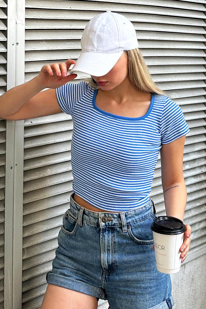 Женская блузка, модная бежевая укороченная блузка в полоску с квадратным воротником, новый сезон