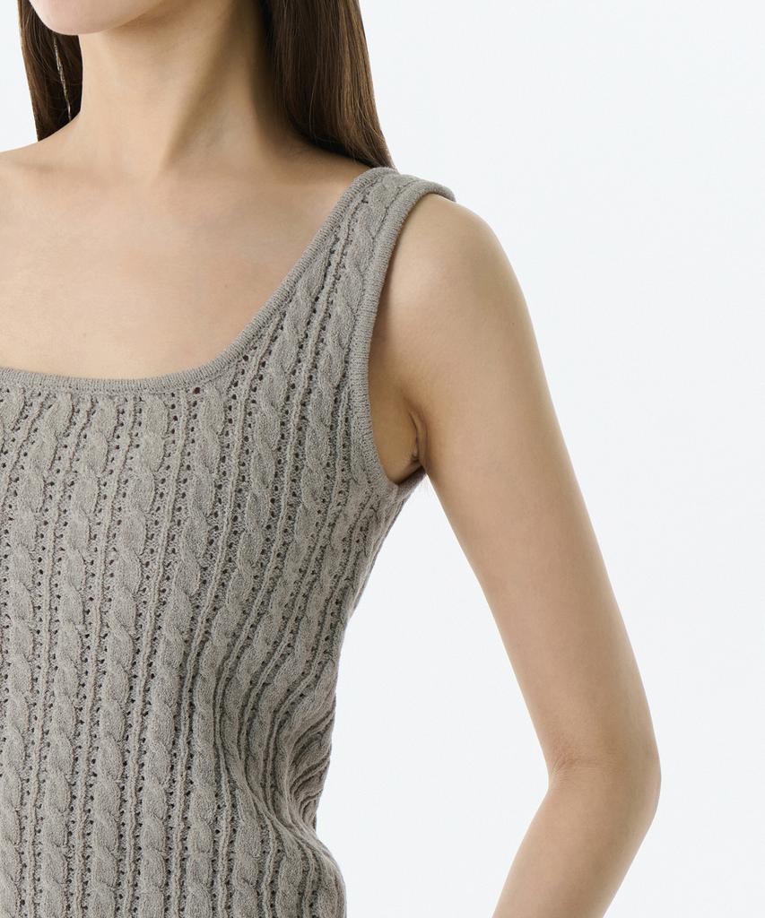 MUSINSA STANDARD WOMAN Женский безрукавный топ крупной вязки косами [Светло-тепло-серый]