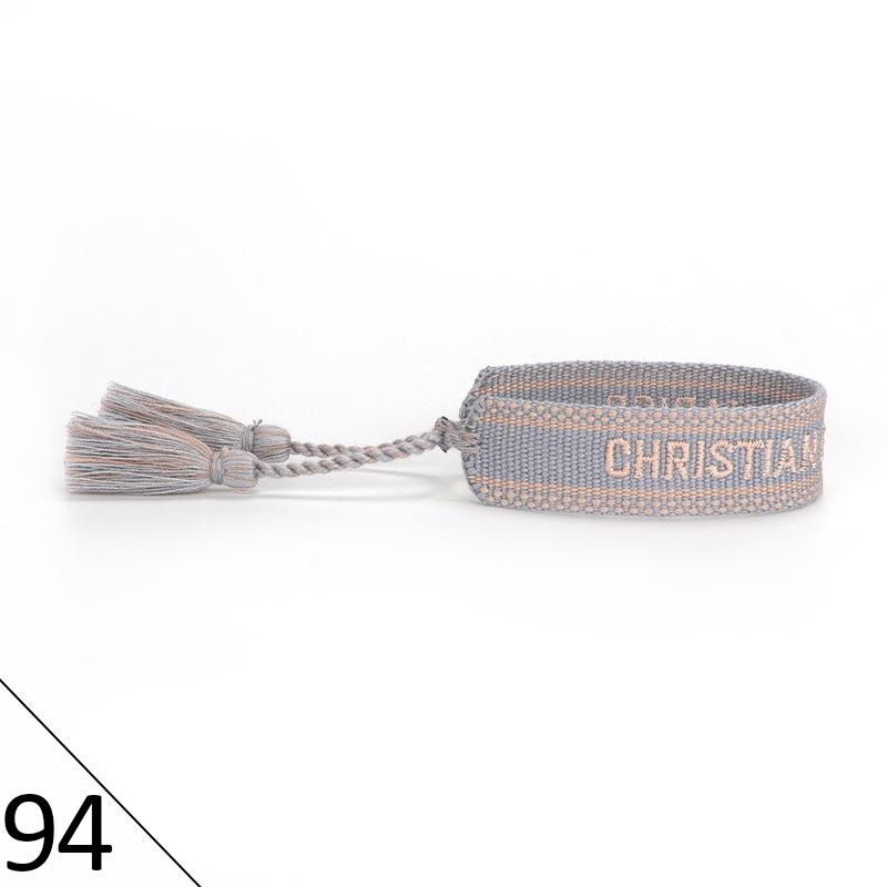 Браслет дружбы ручной работы с вышивкой и кисточками для женщин