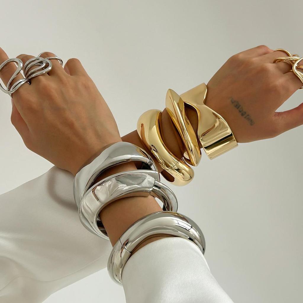 European and American Smooth Arc-Shaped Alloy Spring Bracelet Set