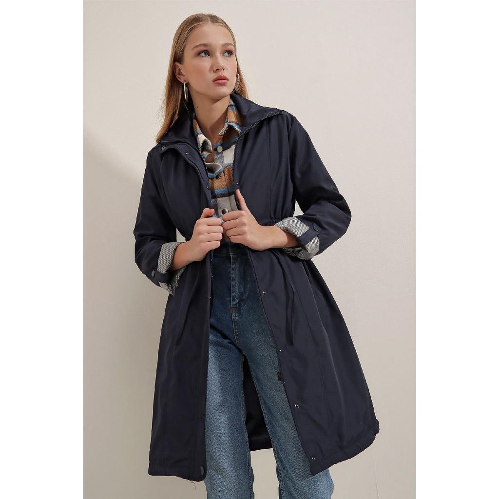 5808 Trench Coat With Waist Tie - Beige