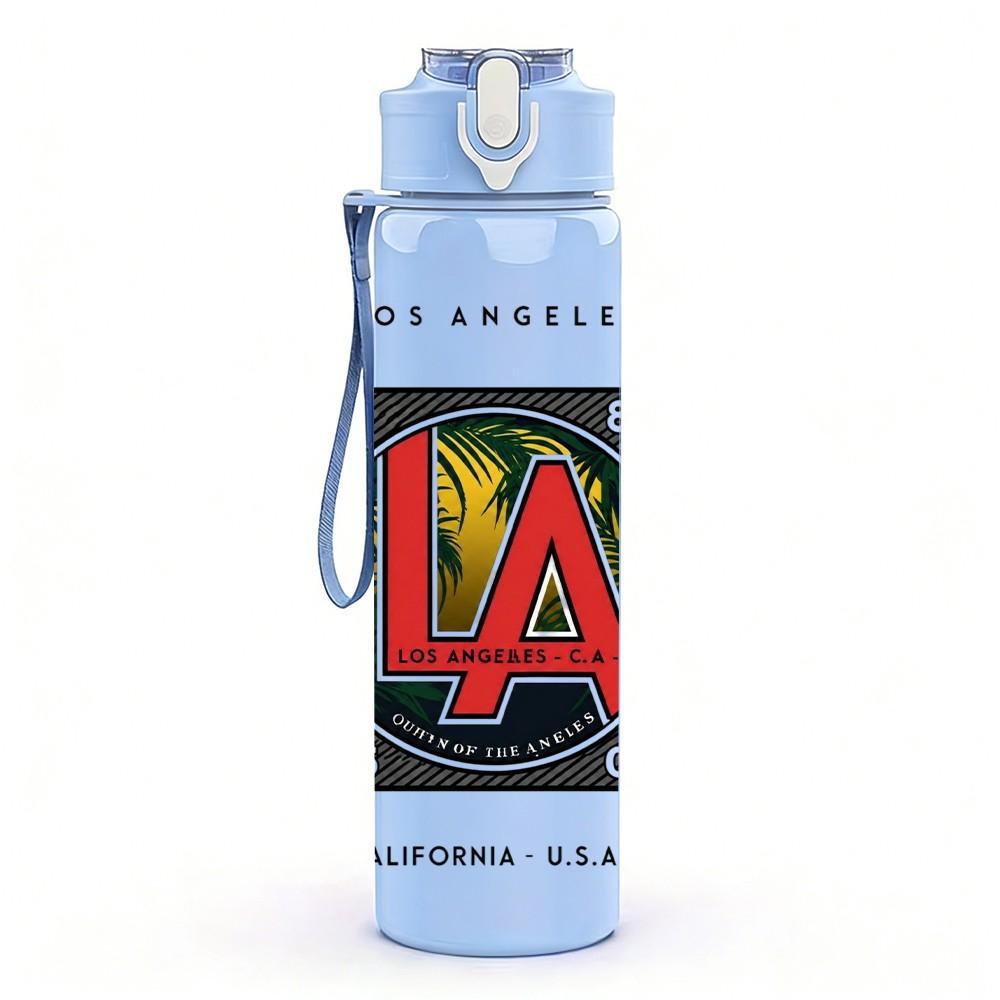 1PC LA Retro Letter Badge Print 750ml Color Plastic Sports Water Bottle Leakproof Flip Straw Lid Suitable for Sports Office Home Use