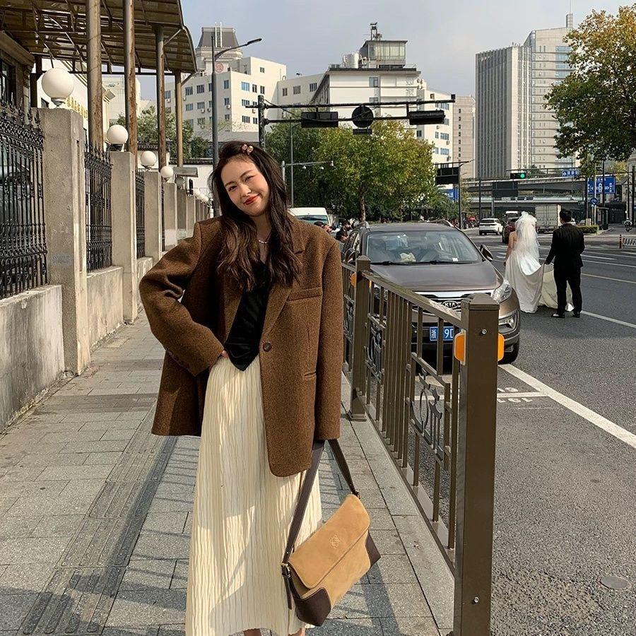 Винтаж встречается с современностью: Стильная шерстяная куртка свободного покроя для женщин