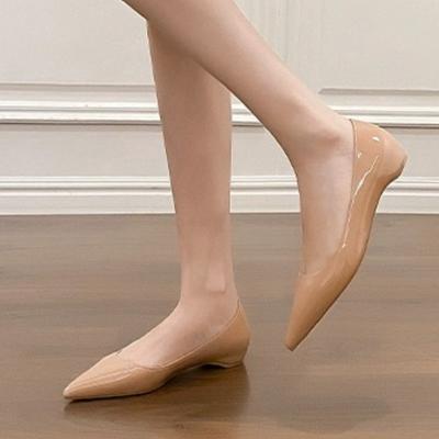 Мода 2024 года, роскошные сексуальные туфли на плоской подошве, женские лакированные кожаные туфли с заостренным носком и неглубоким каблуком, свадебные офисные туфли 34-40