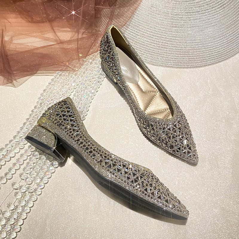 French pointed single shoes women's 2025 new shallow mouth rhinestone flat bottom soft sole four seasons butterfly flower ladyshoes temperame