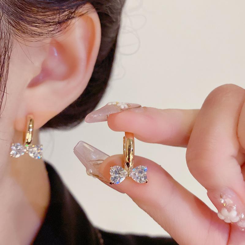 New Shiny Zircon Bow Earrings Copper Ear Button Fashion Jewelry for Woman Party Elegant Accessories Earrings