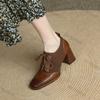 Модные женские туфли-лодочки Роскошная кожа Высокие каблуки Новая британская мода Квадратный носок Блочный каблук Одинарные туфли Массивные эластичные кожаные туфли