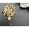 New Fashion Women's Light Luxury Small Flower Brooch Suit Accessories Fashion Fixed Gift Decorative Brooch Gift