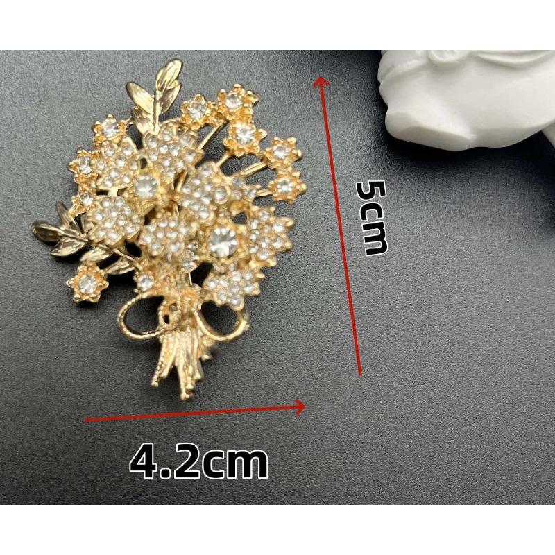 New Fashion Women's Light Luxury Small Flower Brooch Suit Accessories Fashion Fixed Gift Decorative Brooch Gift