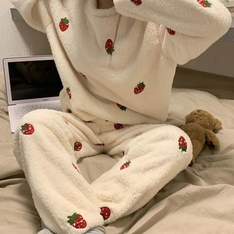 Pajamas Women's Autumn and Winter Small Coral Ins Thickened Plus Velvet Strawberry Flannel Feet Elastic Home Set