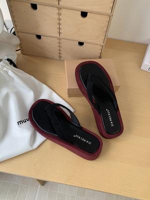 Женская обувь – Сандалии