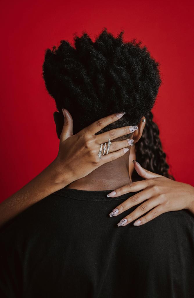 Задорное и энергичное кольцо-заявление из стерлингового серебра 925 пробы с муассанитом цвета D, ювелирное изделие для женщин