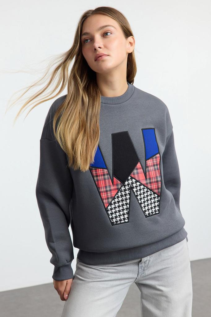 Women's Fashionable Stylish Sweatshirt Ecru Thick Inside Fleece Slogan Patch Detailed Oversize Wide Cut Knitted Sweatshirt