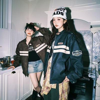 Американская ретро полосатая куртка-колор-блок в гоночном стиле из кожи для мужчин и женщин - Весенний тренд для пар 2025.