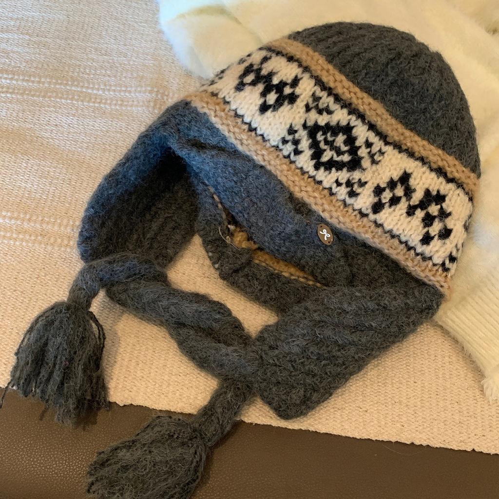Knitted strap wool hat women's new thickened thermal ear protection hat shows a small face and cold-proof Lei Feng hat