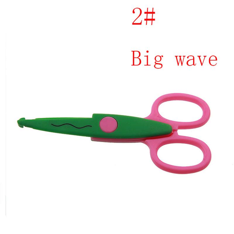 Ножницы из металла и пластика для рукоделия с волнистыми краями