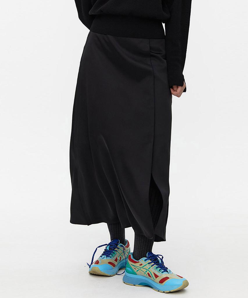 AHWE Interlocked Satin Skirt_Black