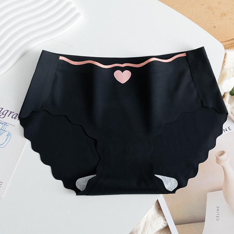 Ice Silk Underwear for Women Fresh Summer Love Traceless Cute Mid Waist Lifting Hip Pants Summer Cool Antibacterial Triangle Pants