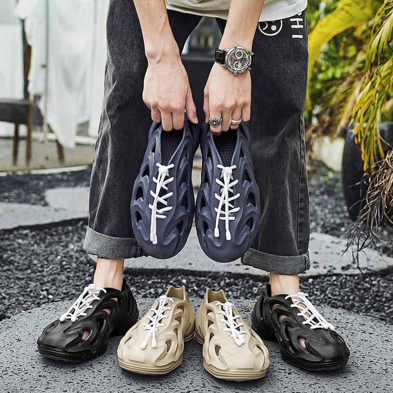 2026 Men's Summer Closed-Toe Lace-Up Beach Sandals
