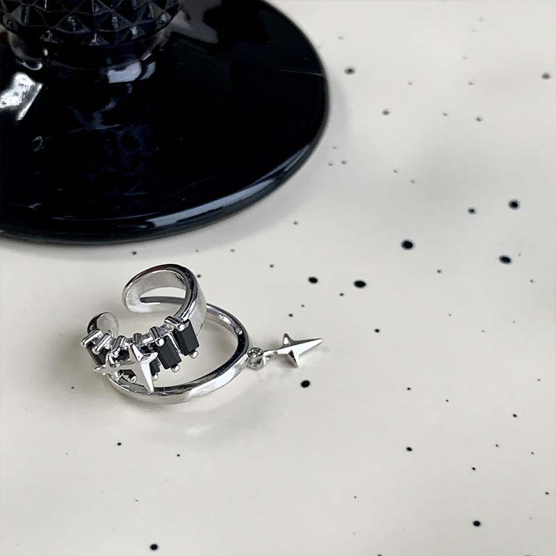 Punk Black Zircon Star Ear Clip for Women Simple Metal Four Pointed Star Non Piercing Earrings Charm Jewelry Accessories