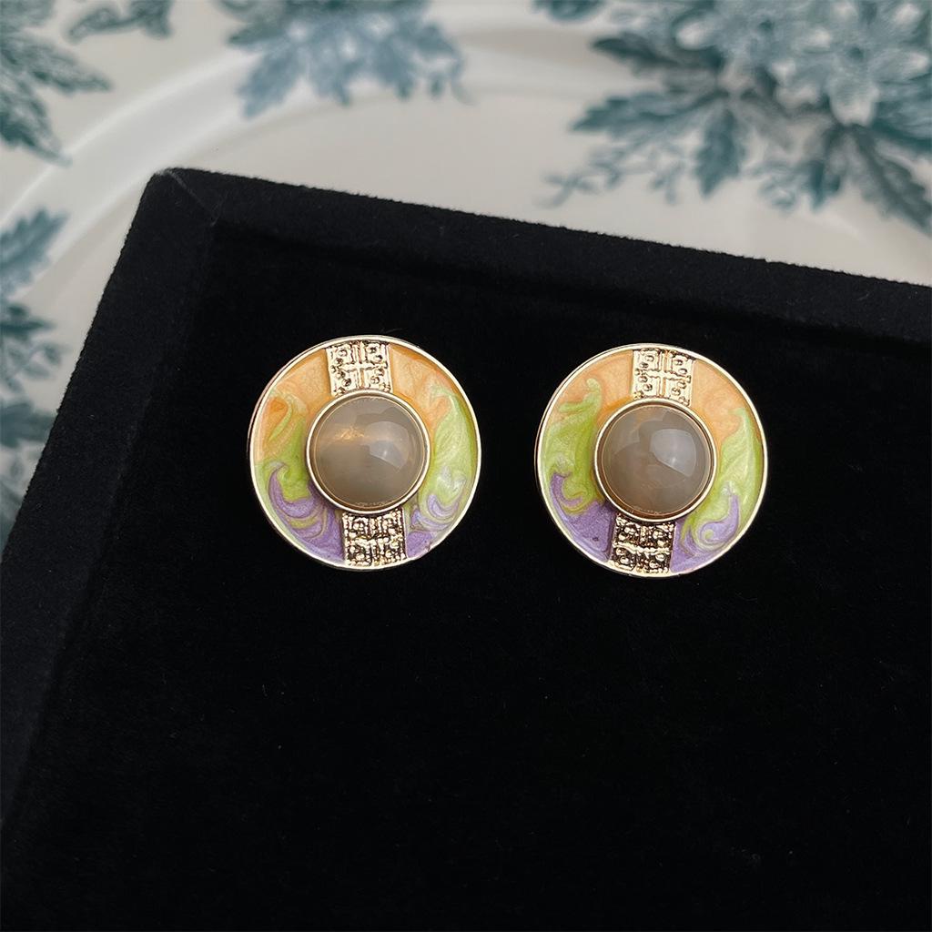 Эмалевые серьги-капли в стиле французской масляной живописи: Художественные серьги-пусеты в придворном стиле с литературным ретро-флером.