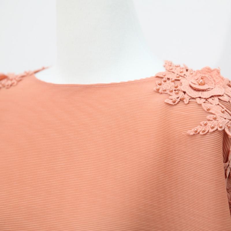 Shiz Madam Pleats Blouse With Shoulder Flower Motif T57530
