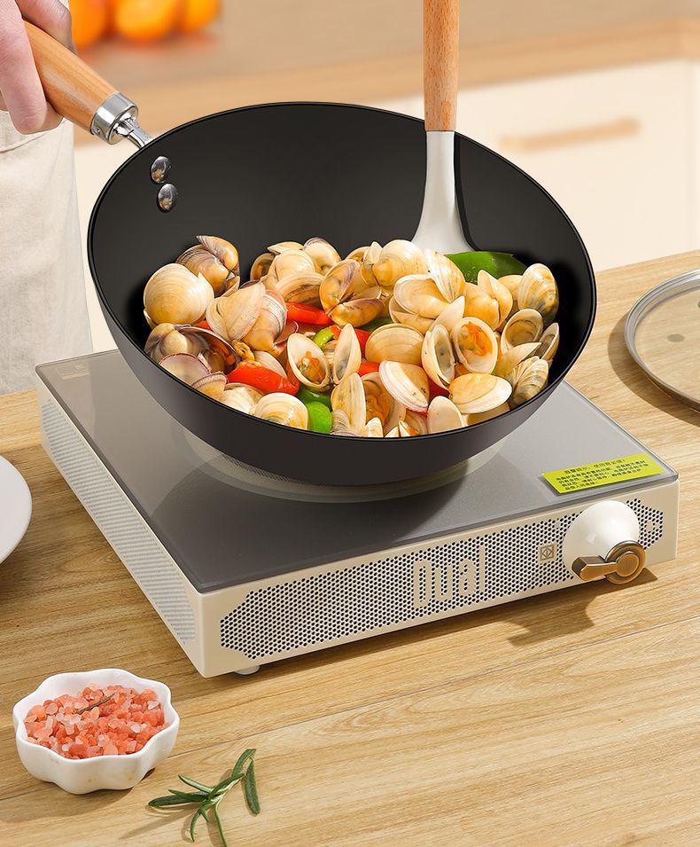 Multi-Use Mini Iron Wok: Non-Stick, Induction & Gas Compatible Flat Bottom Pan for Home & Outdoor Cooking