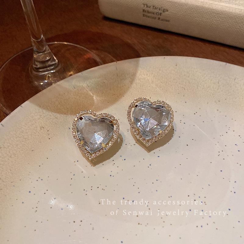 Korean version flash diamond love stud earrings high sense exaggerated personality Internet celebrity earrings light luxury temperament new earrings