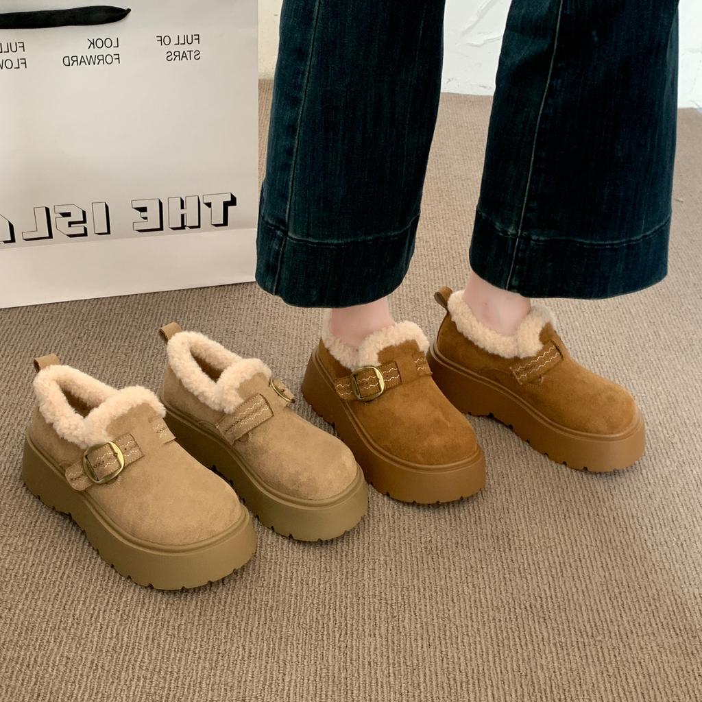 Warm, non-slip and heightened thick-soled cotton shoes for women's winter velvet new thickened and versatile retro casual shoes