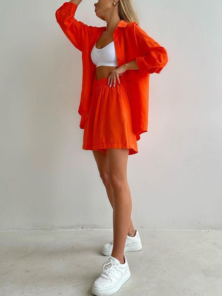 Весенне-осенний спортивный костюм свободного кроя, однотонная рубашка на одной пуговице и модные шорты