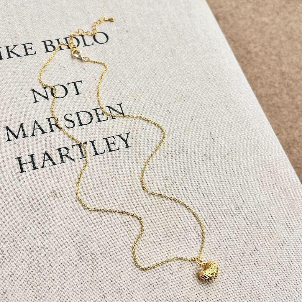 Золотое ожерелье: Элегантная цепочка на ключицу 2024 - новый стильный женский аксессуар