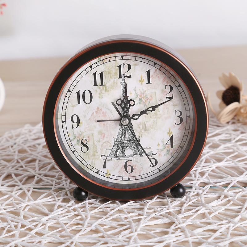 Retro Alarm Clock: European-Style Fashion & Personality Creative Silent Metal Bedside Desk Clock for Students