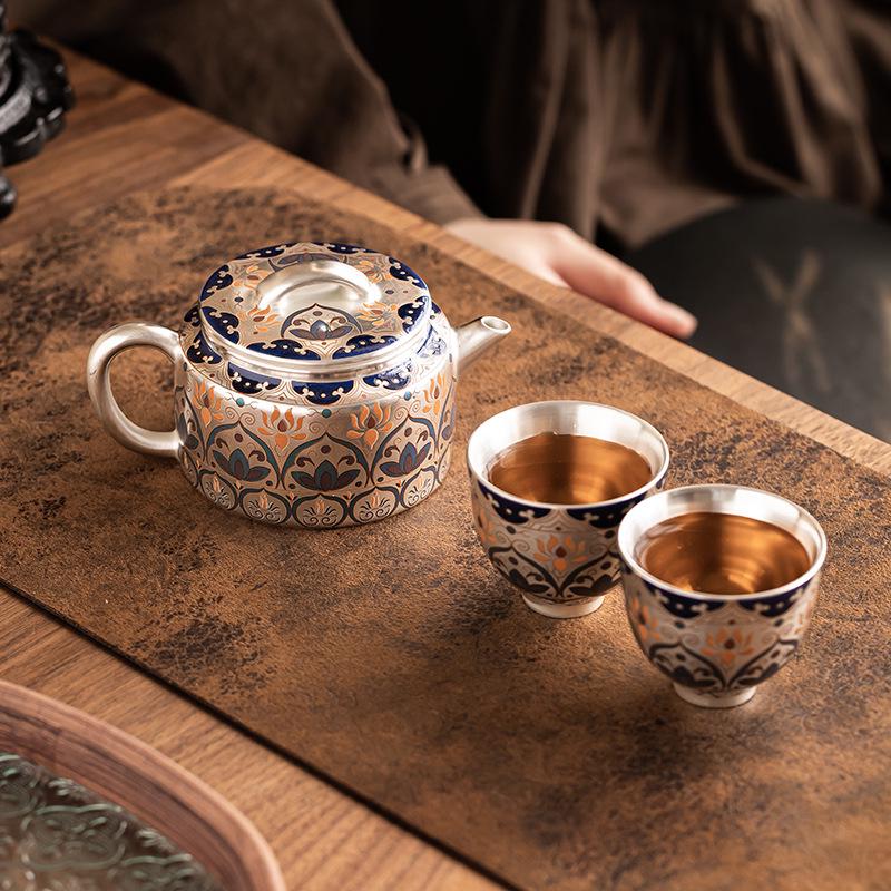 Китайский посеребренный чайный набор: Подарочный чайник и чашки для пожилых, друзей, на новоселье или в качестве сувенира на день рождения.