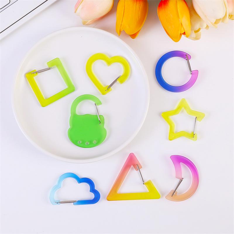 Acrylic Cartoon Keychain Cloud Heart Shape Climbing Button Carabiner Bag Keychain