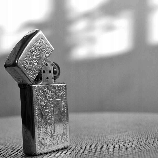Zapalniczka Żarowa Zippo Brushed Chrome 1 Jet