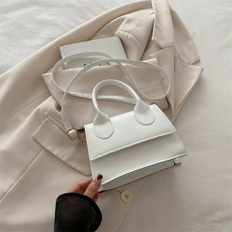 Chic And Stylish Retro Shoulder Bag With Soft Pu Material Perfect For Daily Use