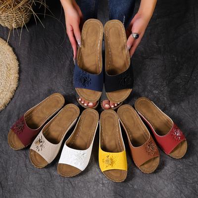 Модная летняя женская обувь 2025, шлепанцы на танкетке с цветочным перфорированным узором, женские модные повседневные уличные пляжные сандалии, женские мюли, слайды